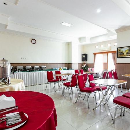 Reddoorz Plus Near Alun Alun Karanganyar Solo Zewnętrze zdjęcie