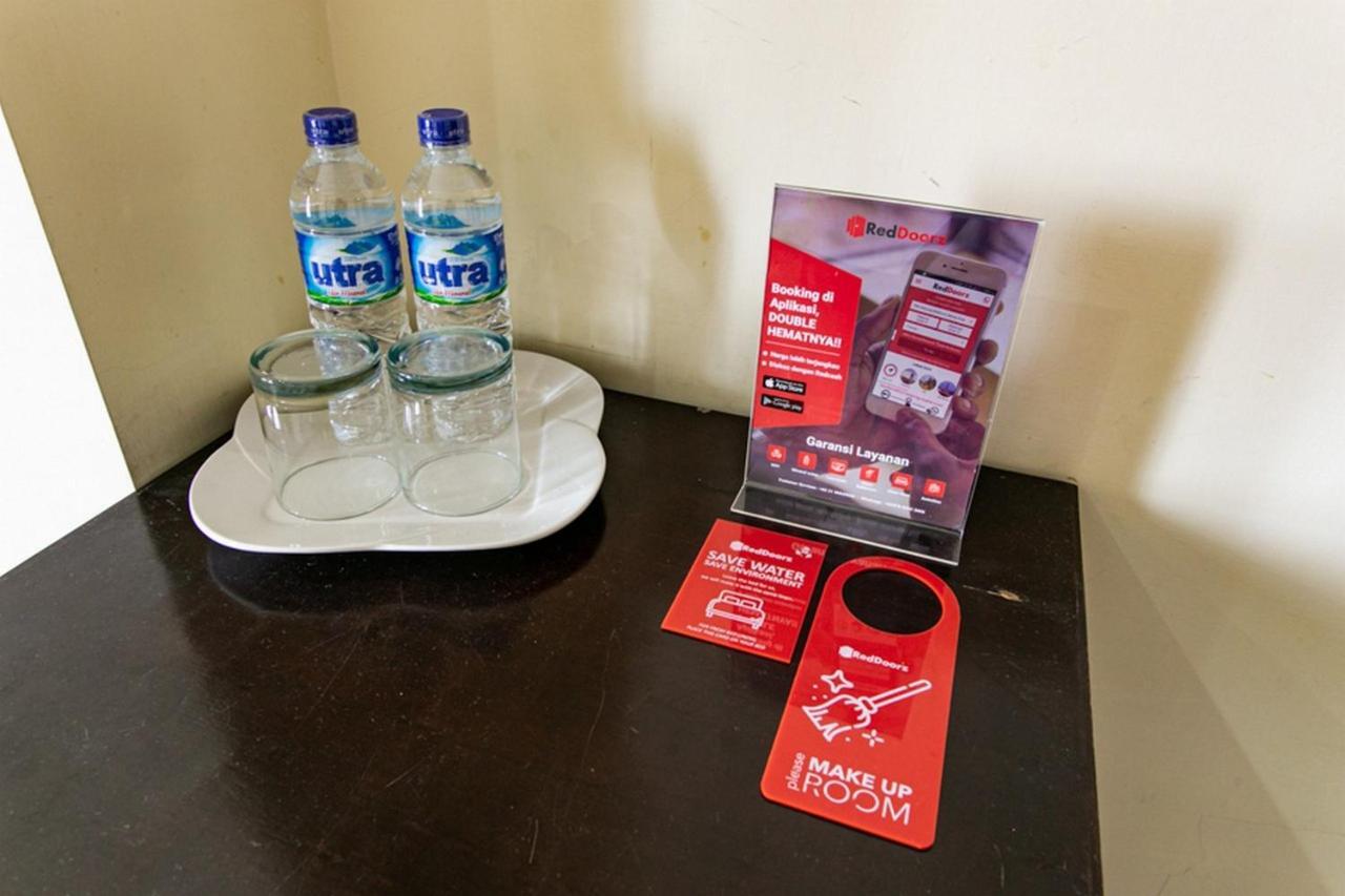 Reddoorz Plus Near Alun Alun Karanganyar Solo Zewnętrze zdjęcie